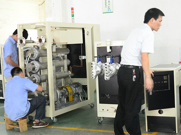 模溫機(jī)車間 